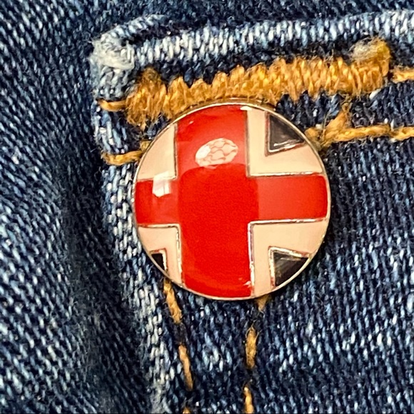 Hudson Natalie Super Skinny, Raw Hem Medium Wash Jeans. Classic 5-Pocket Style - Picture 9 of 16